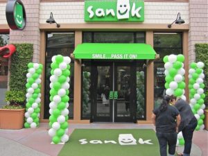 Sanuk celebrates grand opening in Downtown Disney