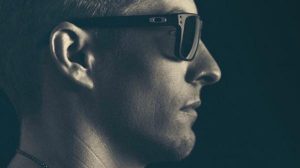 Oakley sales rise 11% in first quarter