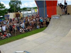 Etnies joins forces with Greenpeace and FSC at Glastonbury Festival