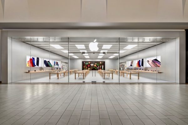 Apple Shutters Stores in Four States with Rising Coronavirus Cases