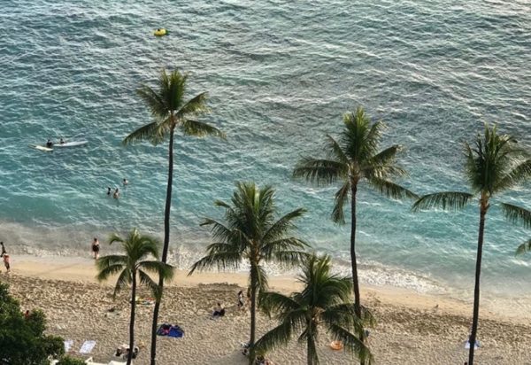 Hawaii Pushes Back Return Date for Tourists Again