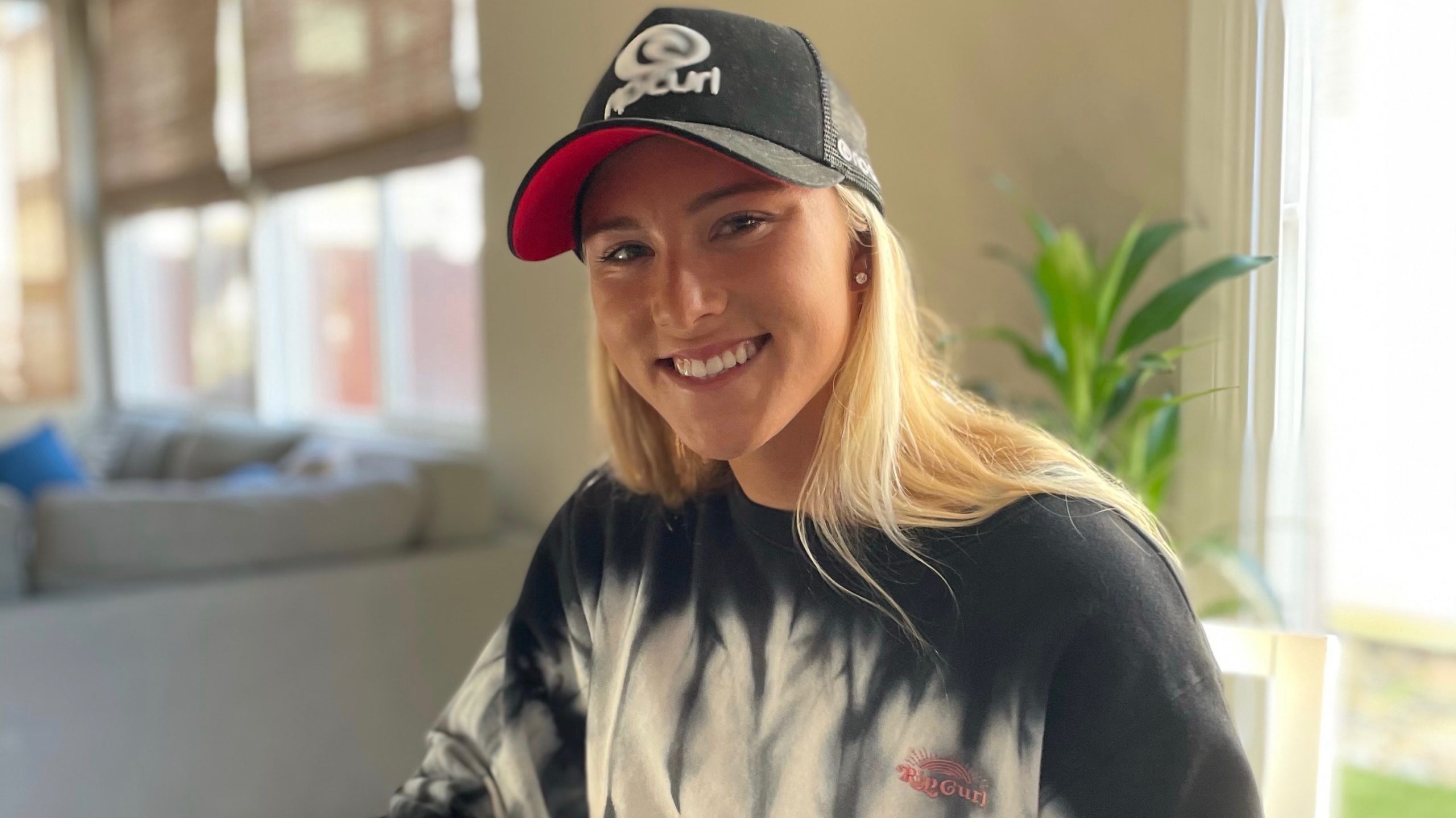 Alyssa Signing