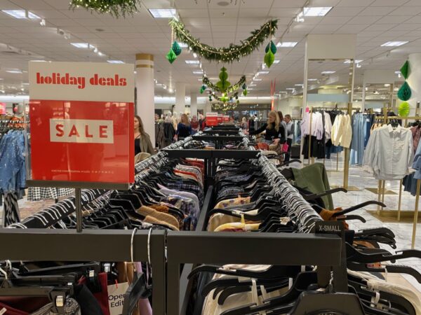 Nordstrom Lowers Guidance After Disappointing Holiday Results