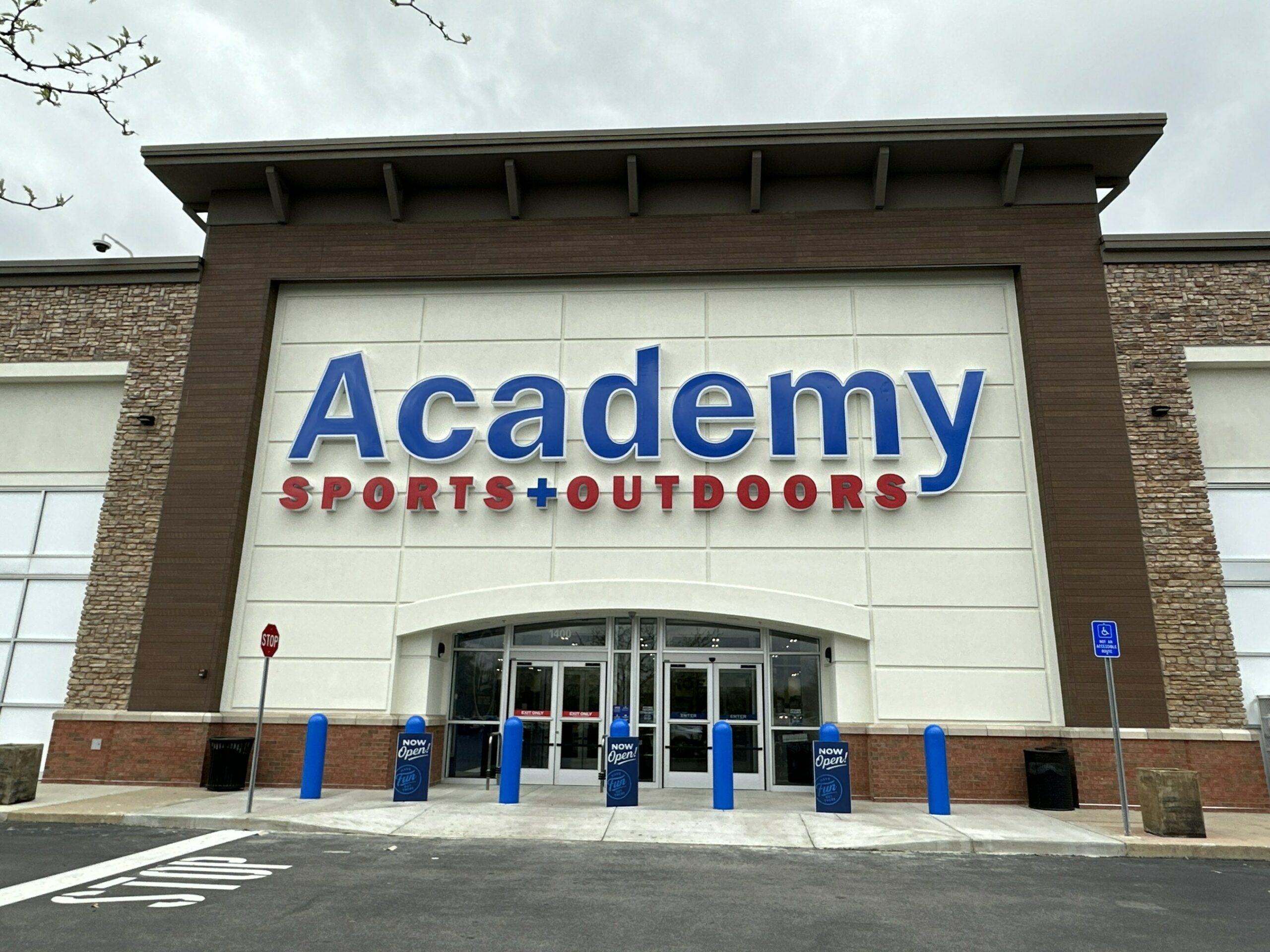 Academy Sports + Outdoors Opens New Store in Lafayette, Ind. | Shop Eat