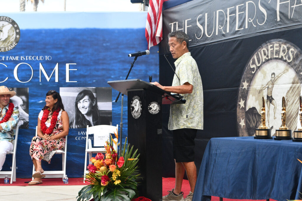 Aaron Pai delivering opening remarks at the 26th annual Surfers' Hall of Fame induction ceremony. Photo by SES. 