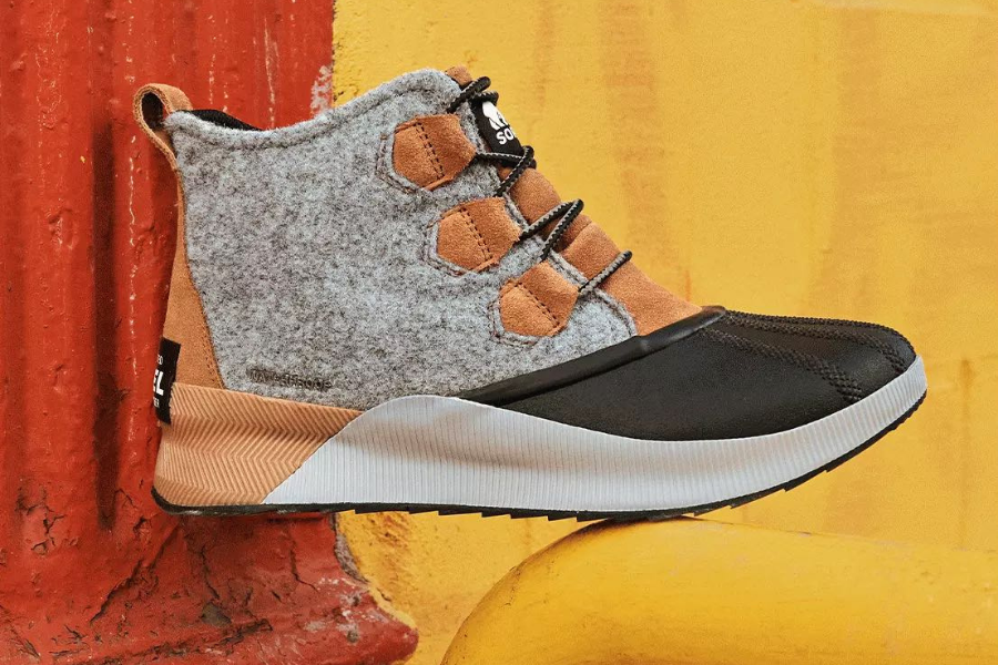 Sorel boot close