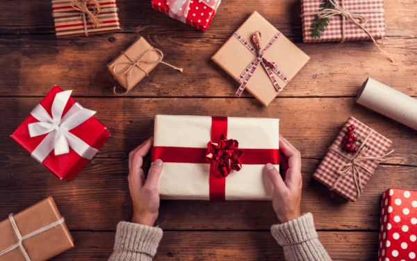 Holiday Sales Predictions Vary as Economic Uncertainty Lingers