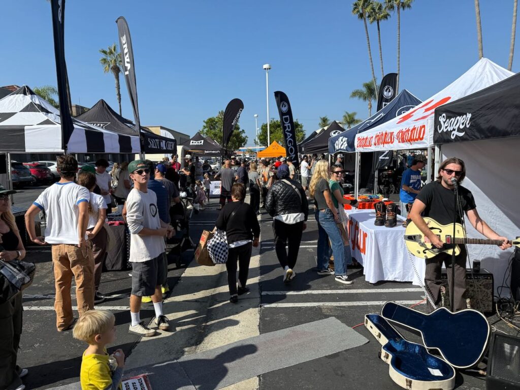 The busy carnival. Photo by SESO. 