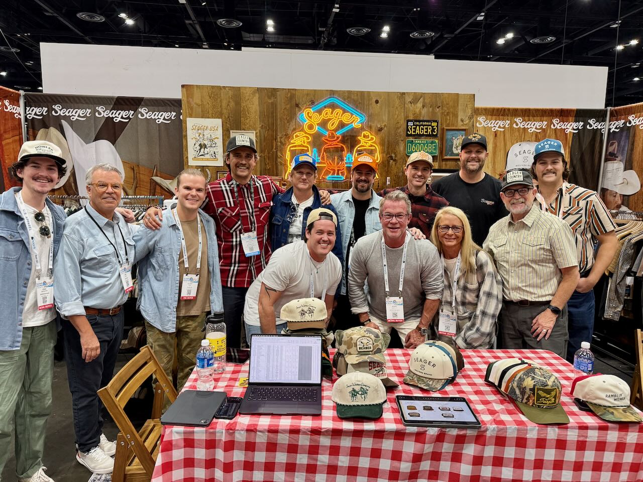 Rooster Bus Scottsdale Arizona, Glik's, Seager