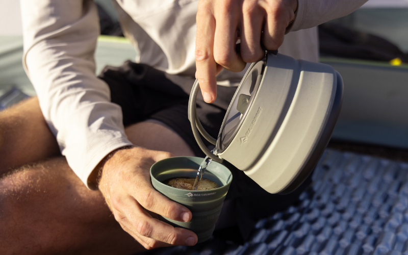 STS_S27_XLite_Collapsible_Kettle_FEATURE LIFESTYLE