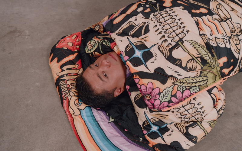 FW26_LiquidDeath_x_Rumpl_Stills_BodyBag_02